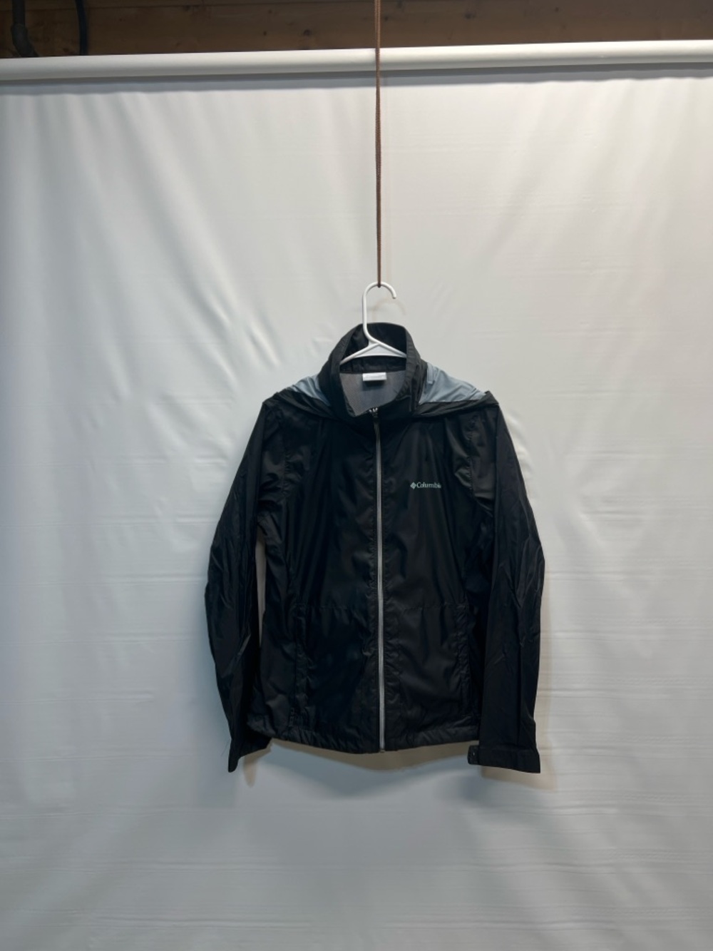 Columbia Lightweight Hooded Windbreaker Rain Jacket Black Women’s M
